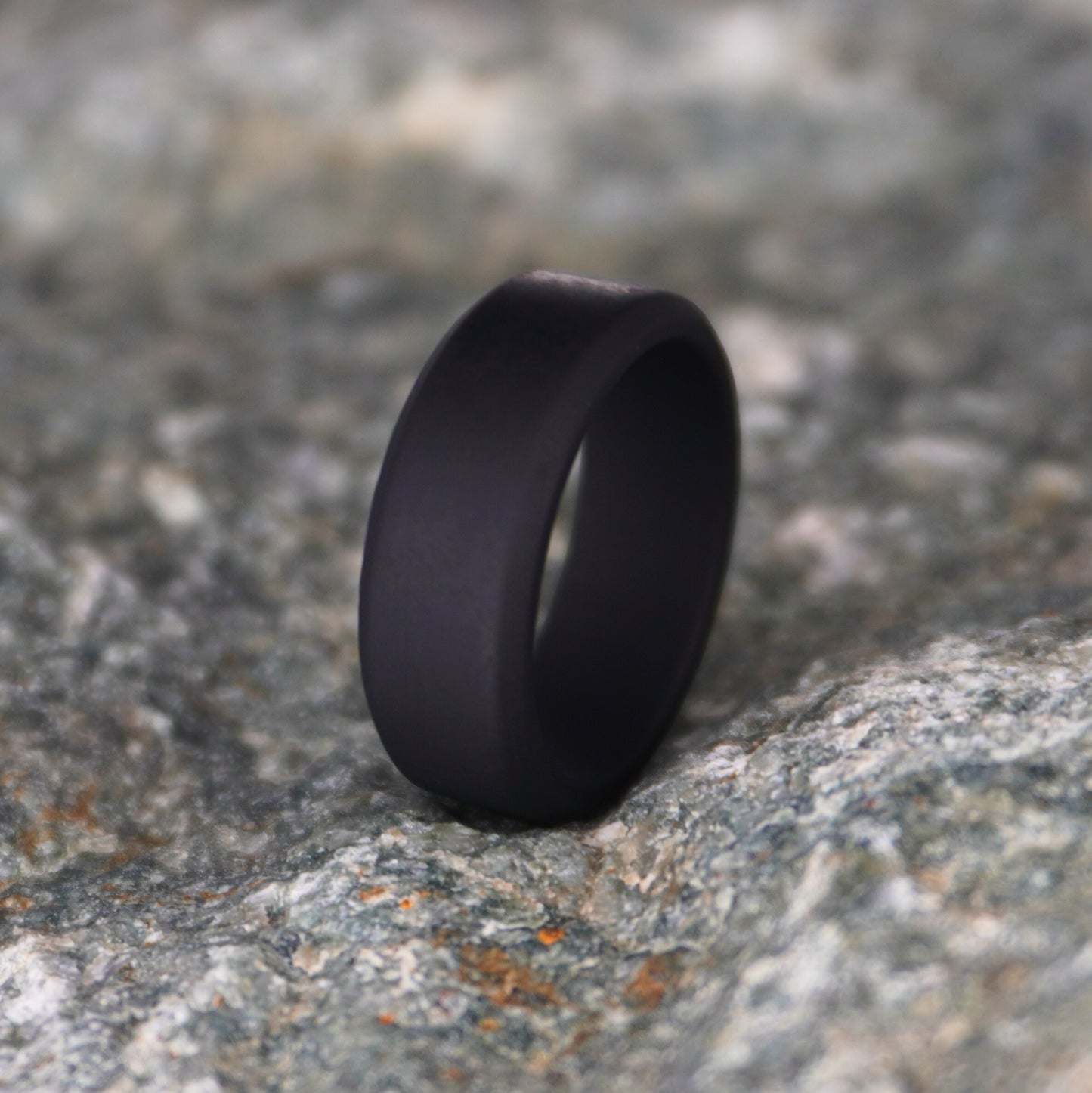 Schmiede und Holz schwarz abgeschrägtes Rand Silikon ring
